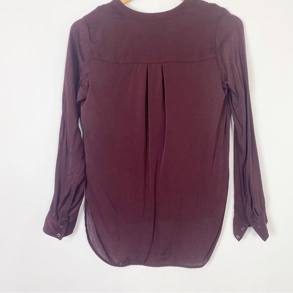 Vince Red Maroon Top Blouse Silk Spandex Elegant Casual Career Work Sz2 - Picture 2 of 9